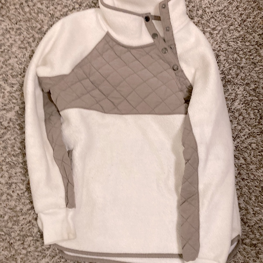 A&F asymmetrical snap fleece, white/beige color